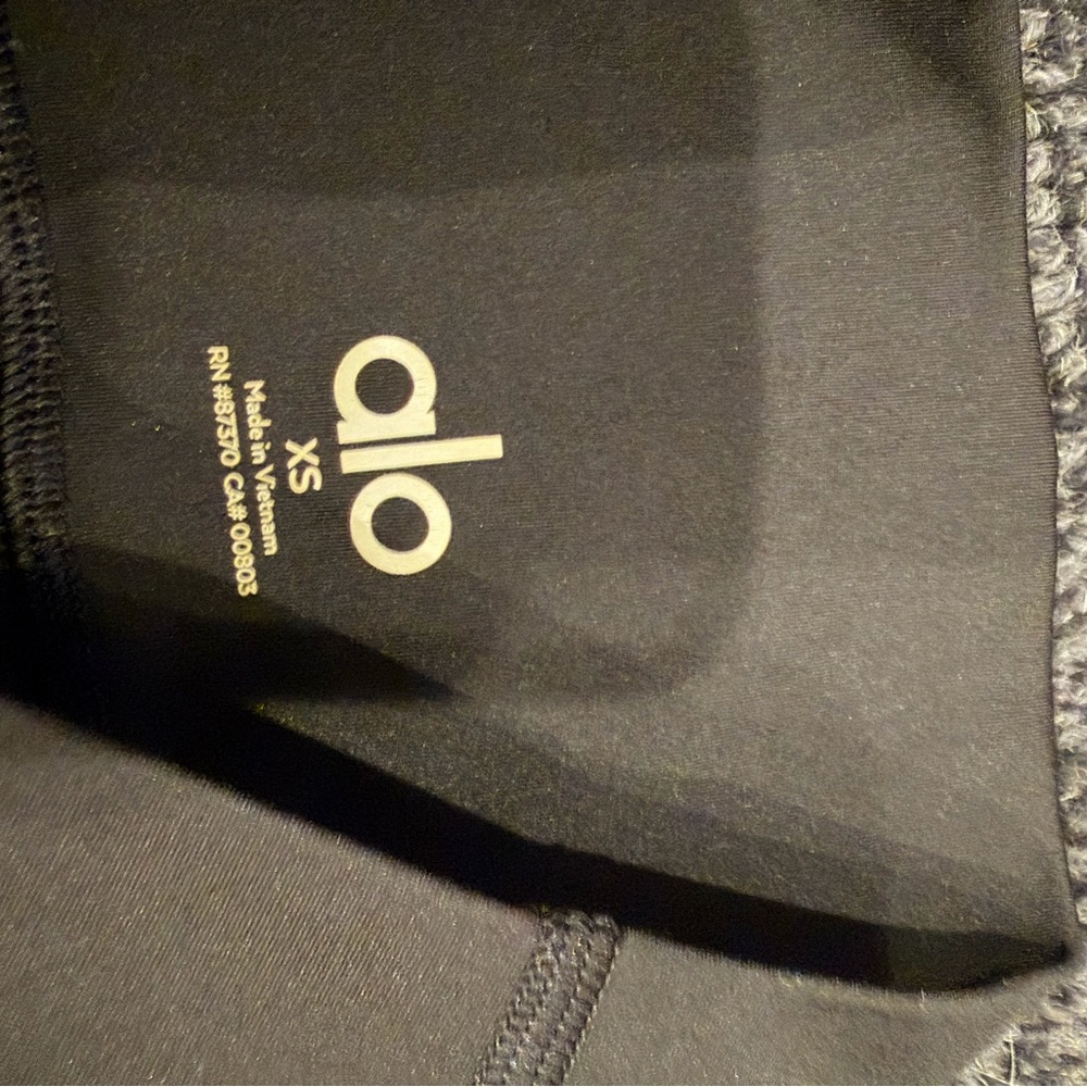ALO Yoga 7/8 High-Waist Airlift Leggings - Picture 5 of 6